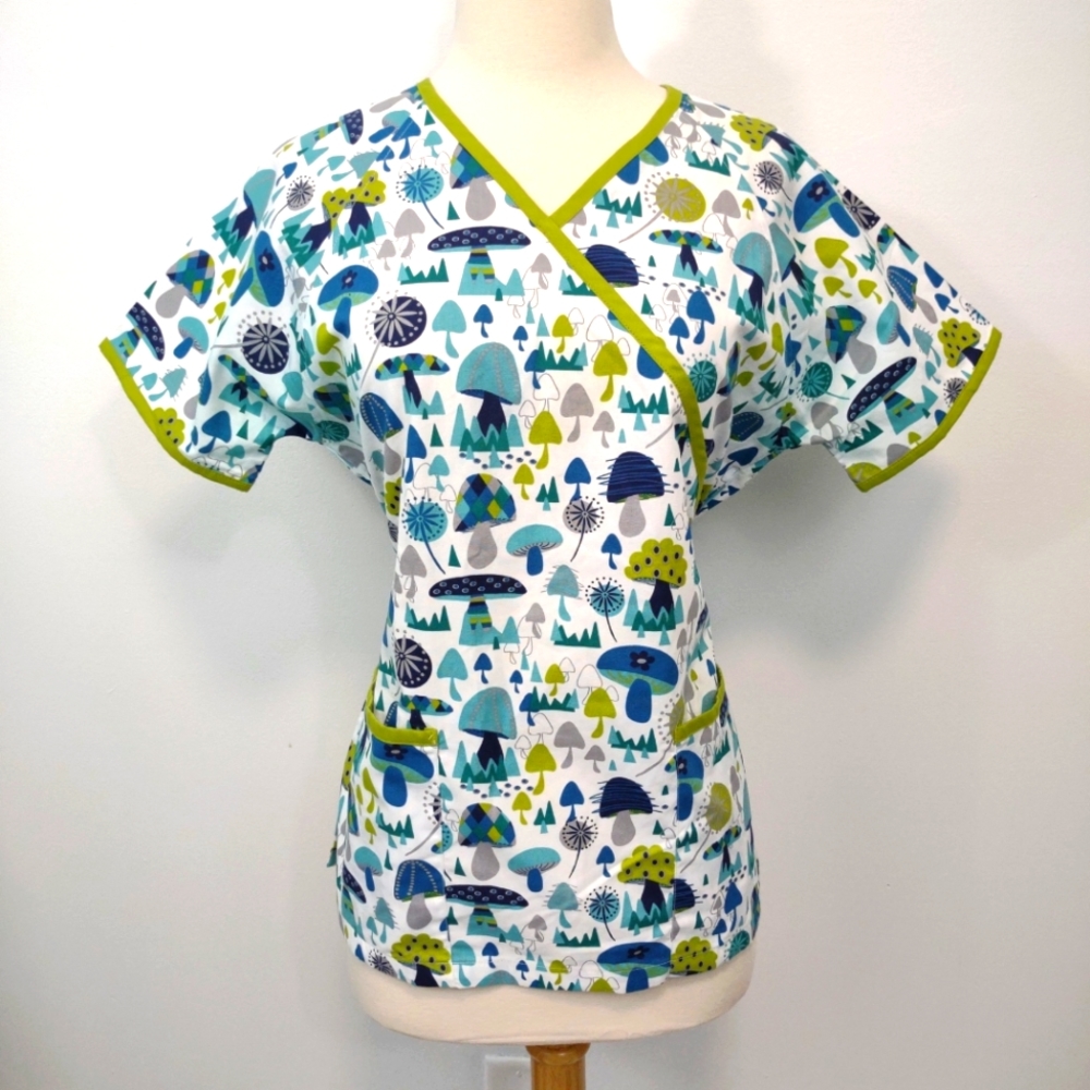 UA scrub top small Mushrooms faux wrap